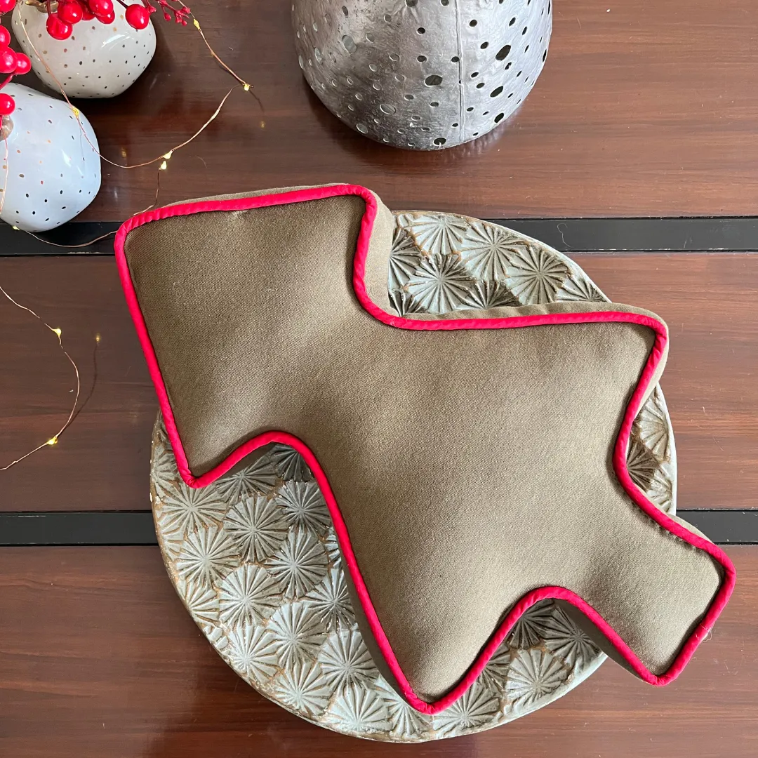 PoochMate Tree Pillow for Dogs