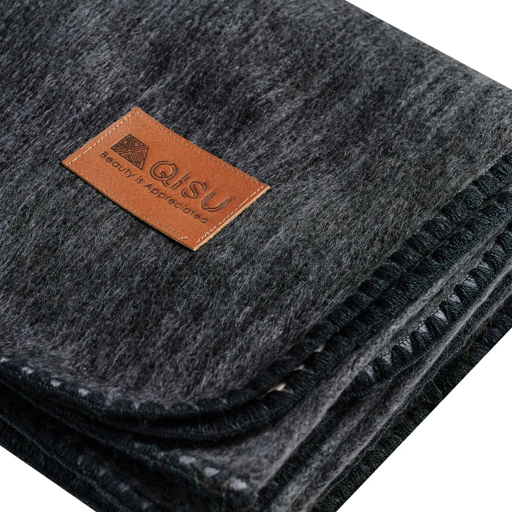 QISU Dark Grey Alpaca Throw Blanket – Elegant Artisan Style, Perfect Christmas Gift