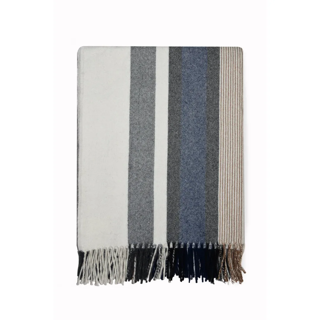 QISU Luxury Blue & Tan Club Alpaca Wool Blanket – Sophisticated Holiday Style