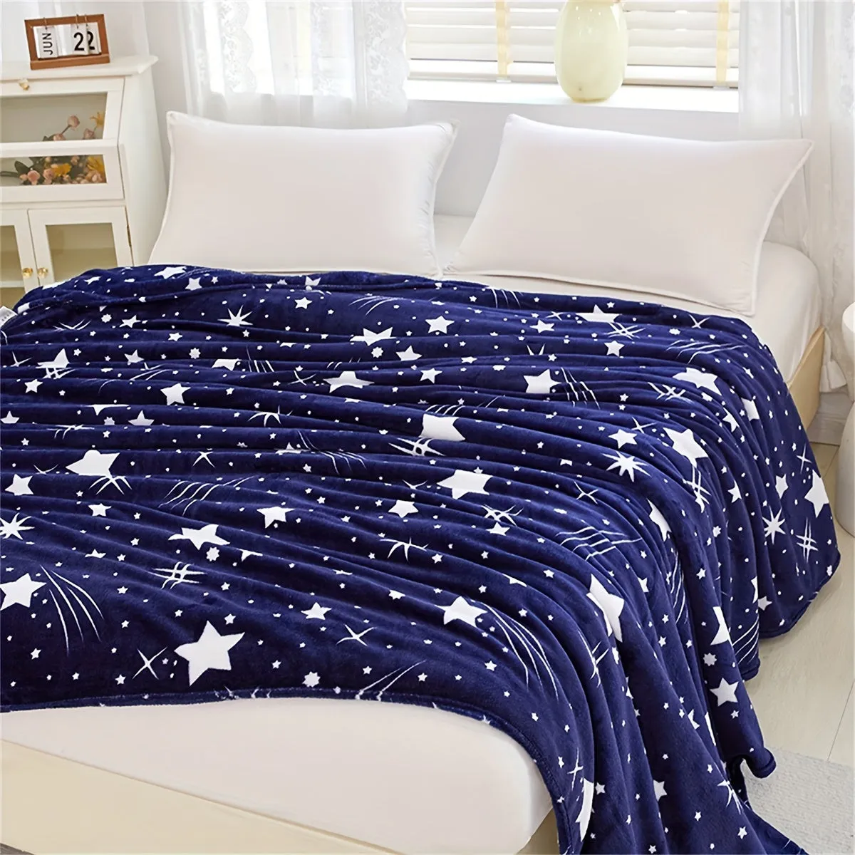 Soft and Warm Meteor Pattern Bed Blanket for All Seasons